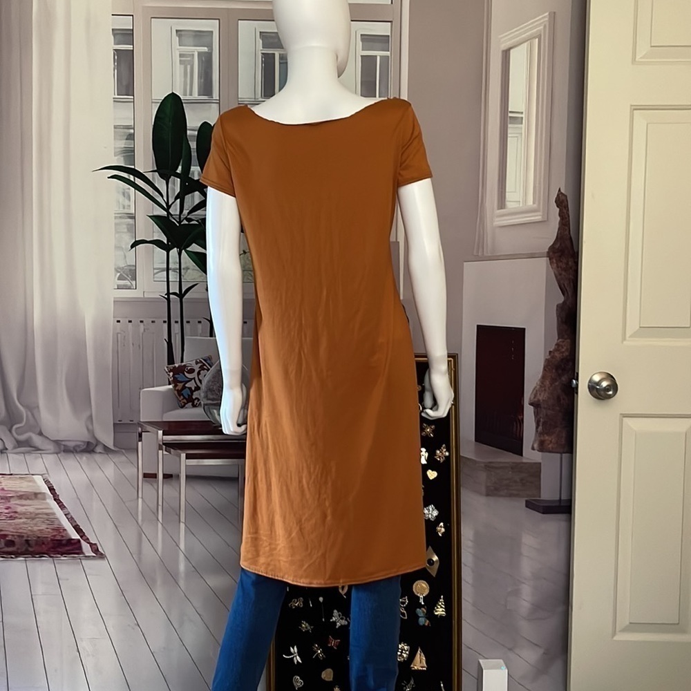 No Brand Crop Front & Long Backside Top. Size M. P63/A2290 - Picture 4 of 4